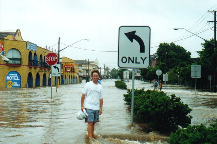 flashflooding flood_pictures : Lismore, NSW   2 February 2001