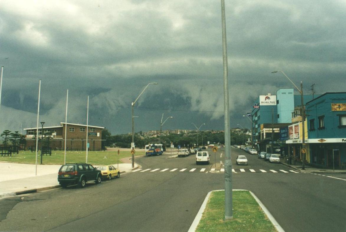 contributions received : Maroubra Beach, NSW<BR>Photo by Spencer Steinwede   28 February 2001