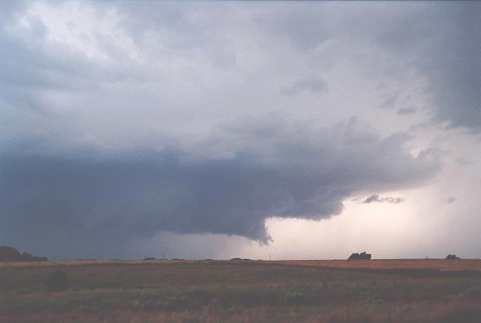 wallcloud thunderstorm_wall_cloud : SE of Woodward, Oklahoma, USA   5 June 2001