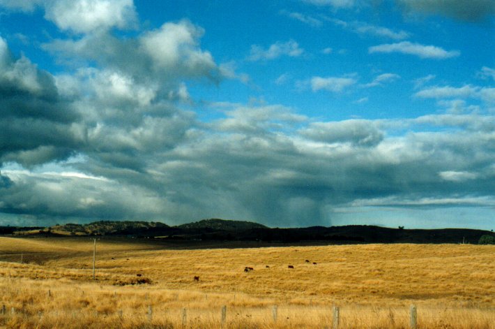 virga virga_pictures : Tenterfield, NSW   8 July 2001