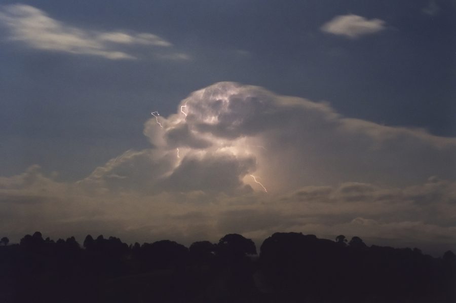 lightning lightning_bolts : McLeans Ridges, NSW   4 October 2001