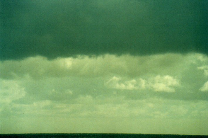 tornadoes funnel_tornado_waterspout : Gold Coast, QLD   20 October 2001