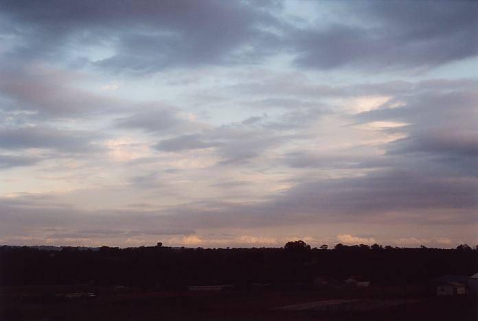 stratocumulus lenticularis : Schofields, NSW   8 November 2001