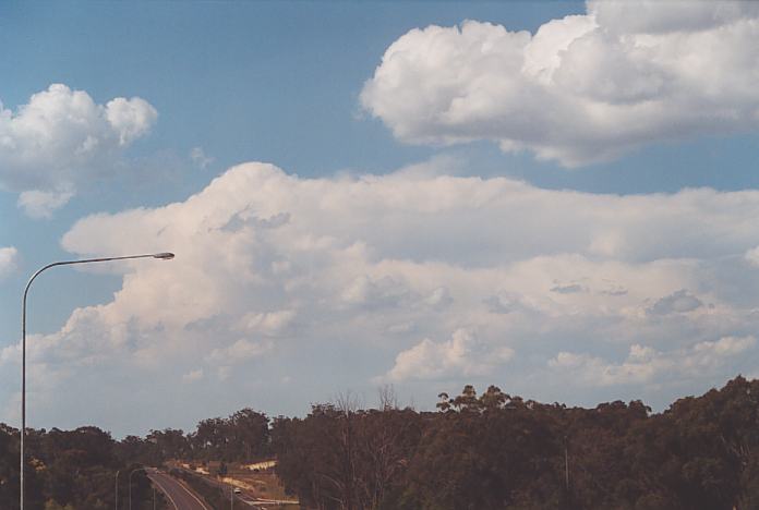 overshoot overshooting_top : 30km S of Warwick, Qld   2 December 2001