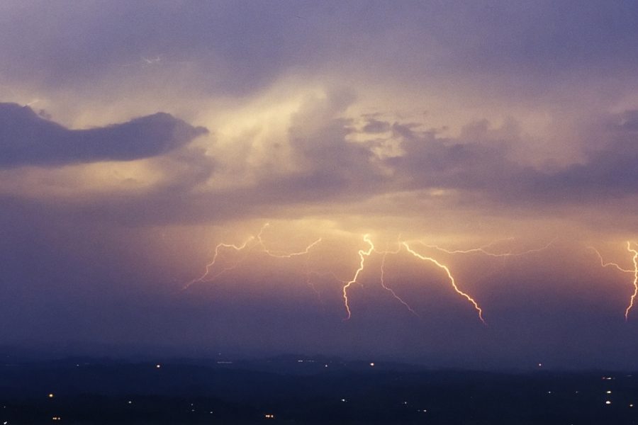 lightning lightning_bolts : McLeans Ridges, NSW   22 December 2001