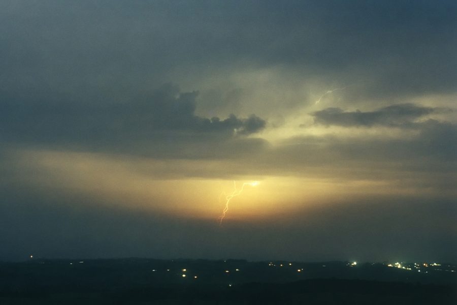 lightning lightning_bolts : McLeans Ridges, NSW   22 December 2001