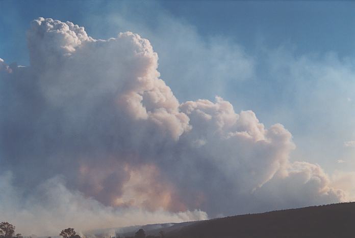 cumulus pyrocumulus : Castlereagh, NSW   25 December 2001