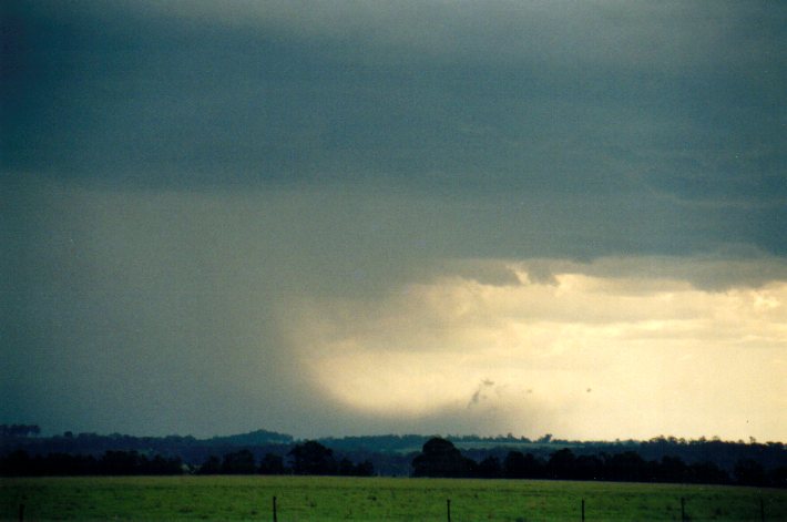 microburst micro_burst : N of Casino, NSW   30 December 2001