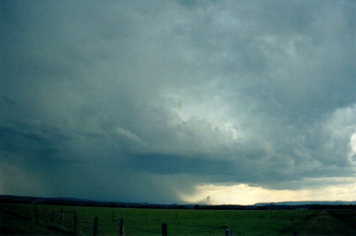 microburst micro_burst : N of Casino, NSW   30 December 2001