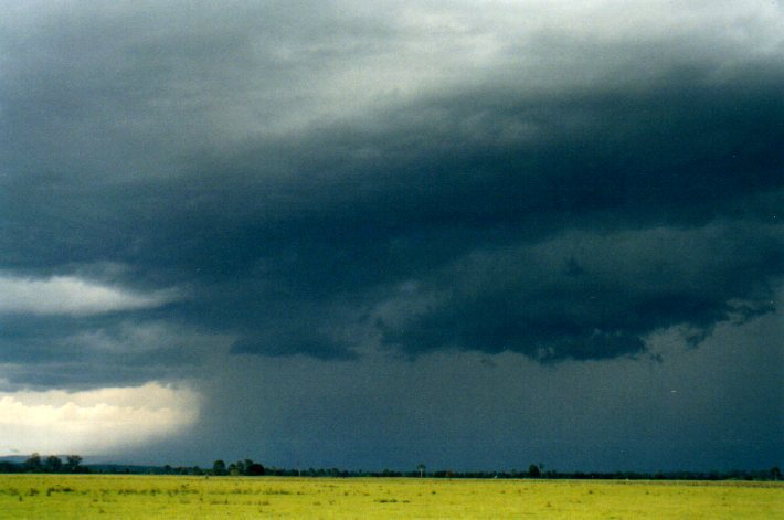 microburst micro_burst : N of Casino, NSW   30 December 2001