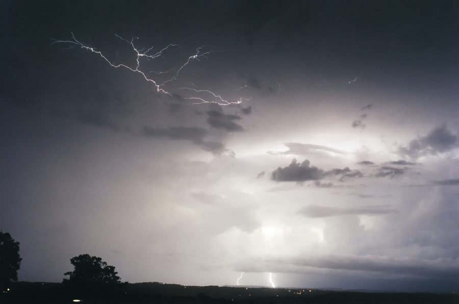 lightning lightning_bolts : McLeans Ridges, NSW   26 March 2002