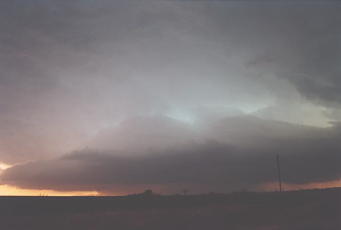 cumulonimbus supercell_thunderstorm : near Chillicothe, Texas, USA   24 May 2002