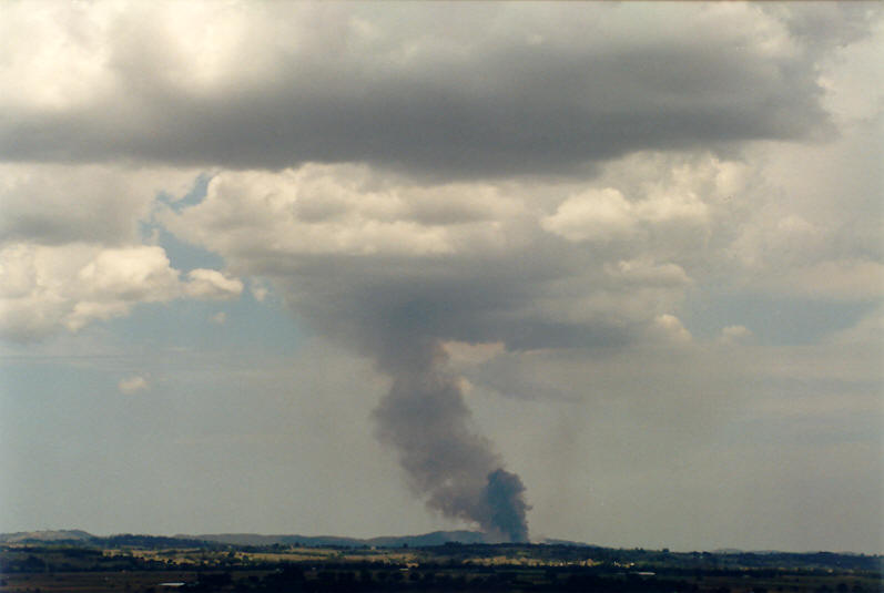 cumulus pyrocumulus : Parrots Nest, NSW   15 December 2002