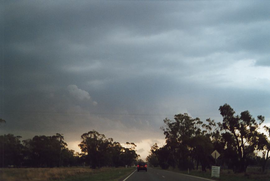 cumulonimbus thunderstorm_base : N of Gunnedah, NSW   23 December 2002