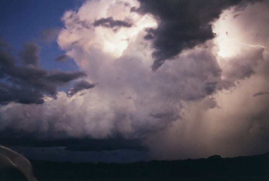 thunderstorm cumulonimbus_incus : Casino, NSW   22 March 2003