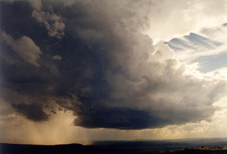 wallcloud thunderstorm_wall_cloud : Mallanganee NSW   25 October 2003