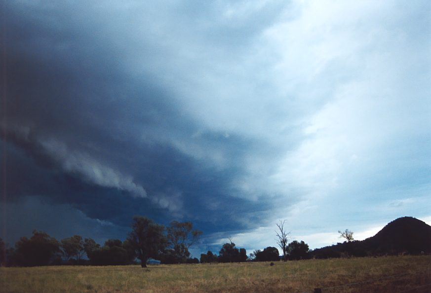 cumulonimbus thunderstorm_base : E of Mullaley, NSW   22 November 2003