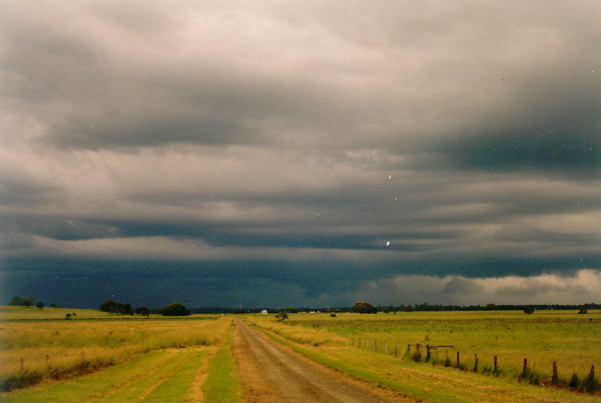 shelfcloud shelf_cloud : McKees Hill, NSW   18 March 2004