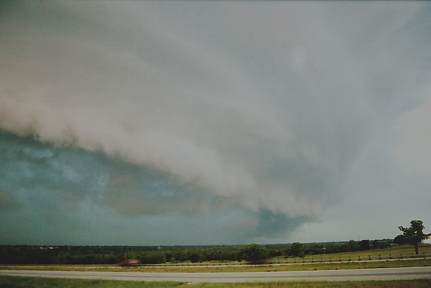 cumulonimbus supercell_thunderstorm : near Weatherford, Texas, USA   30 April 2004