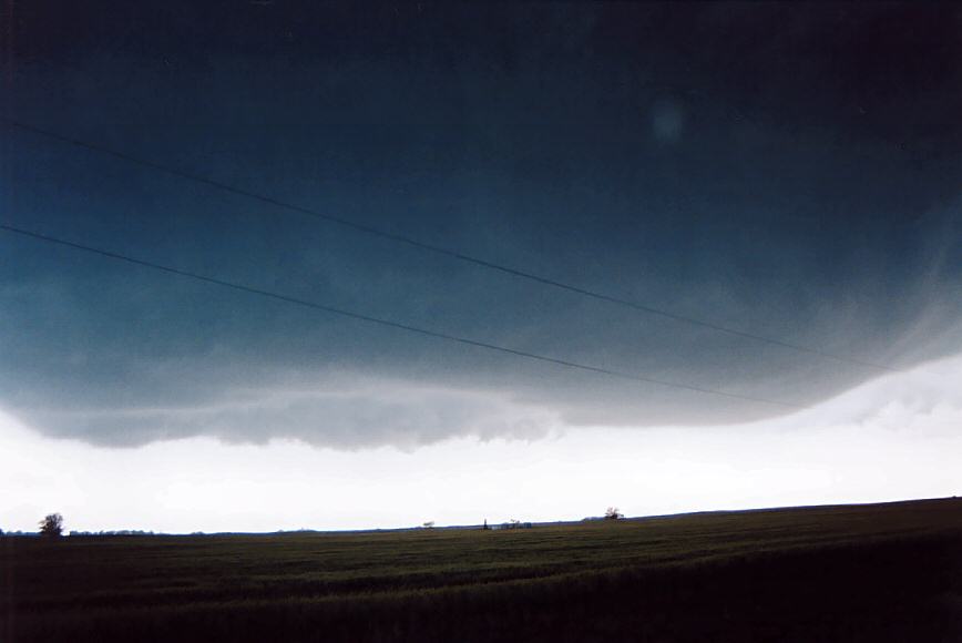 wallcloud thunderstorm_wall_cloud : Attica, Kansas, USA   12 May 2004