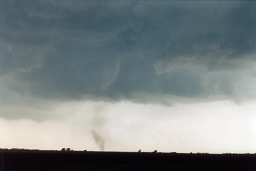 cumulonimbus thunderstorm_base : W of Chester, Nebraska, USA   24 May 2004