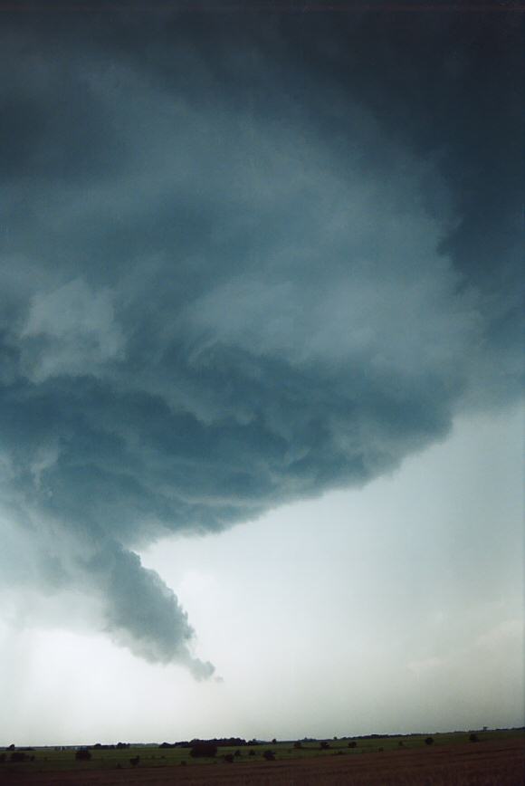 cumulonimbus thunderstorm_base : N of Bellville, Kansas, USA   24 May 2004