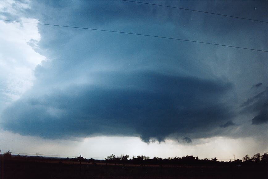 wallcloud thunderstorm_wall_cloud : Minco, W of Oklahoma City, Oklahoma, USA   26 May 2004