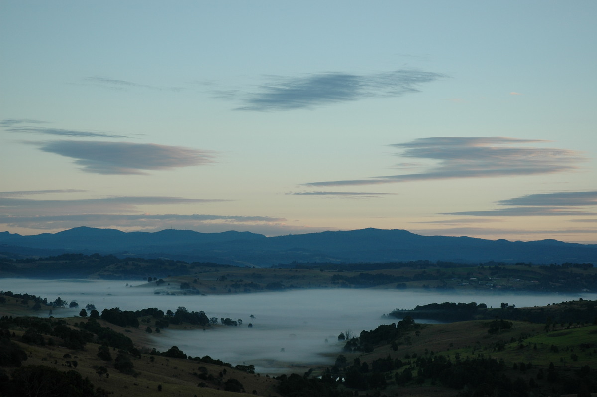 altocumulus lenticularis : McLeans Ridges, NSW   5 July 2004