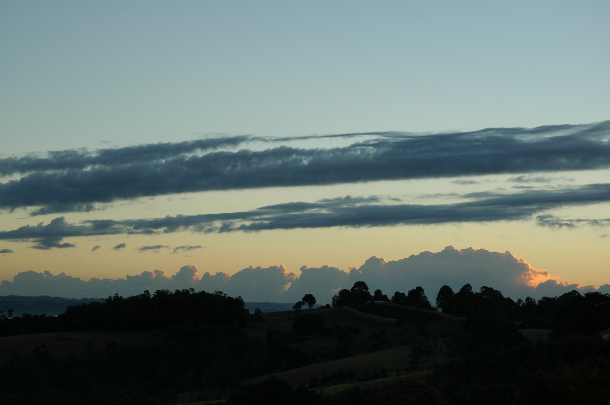 stratocumulus lenticularis : McLeans Ridges, NSW   13 July 2004