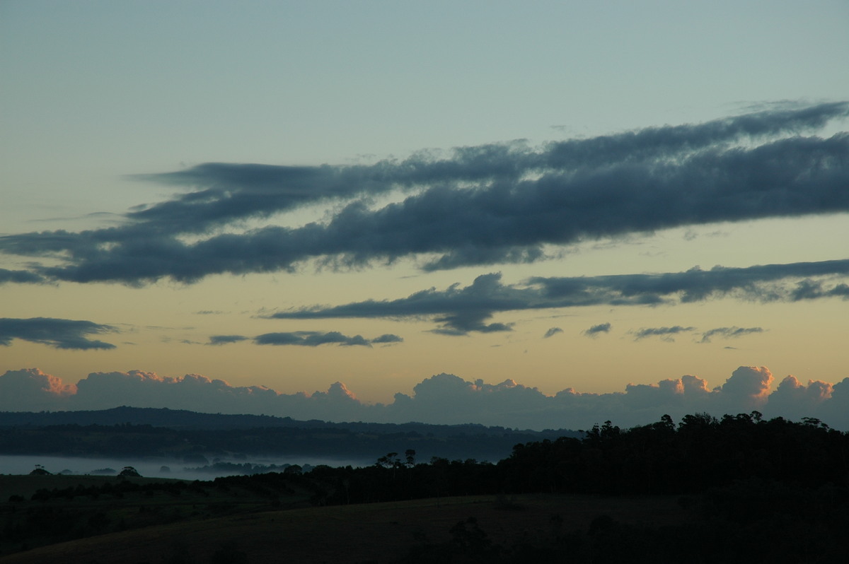 stratocumulus lenticularis : McLeans Ridges, NSW   13 July 2004