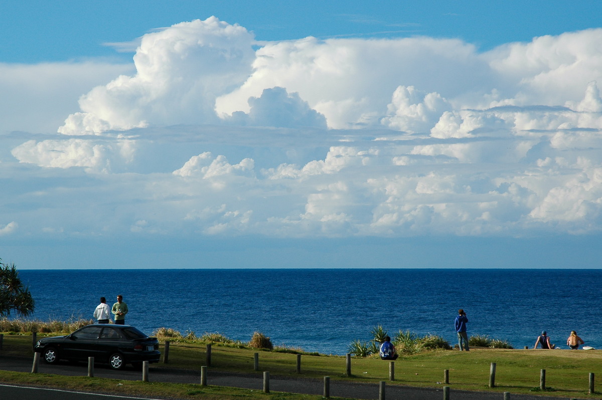 thunderstorm cumulonimbus_calvus : Cabarita, NSW   16 July 2004