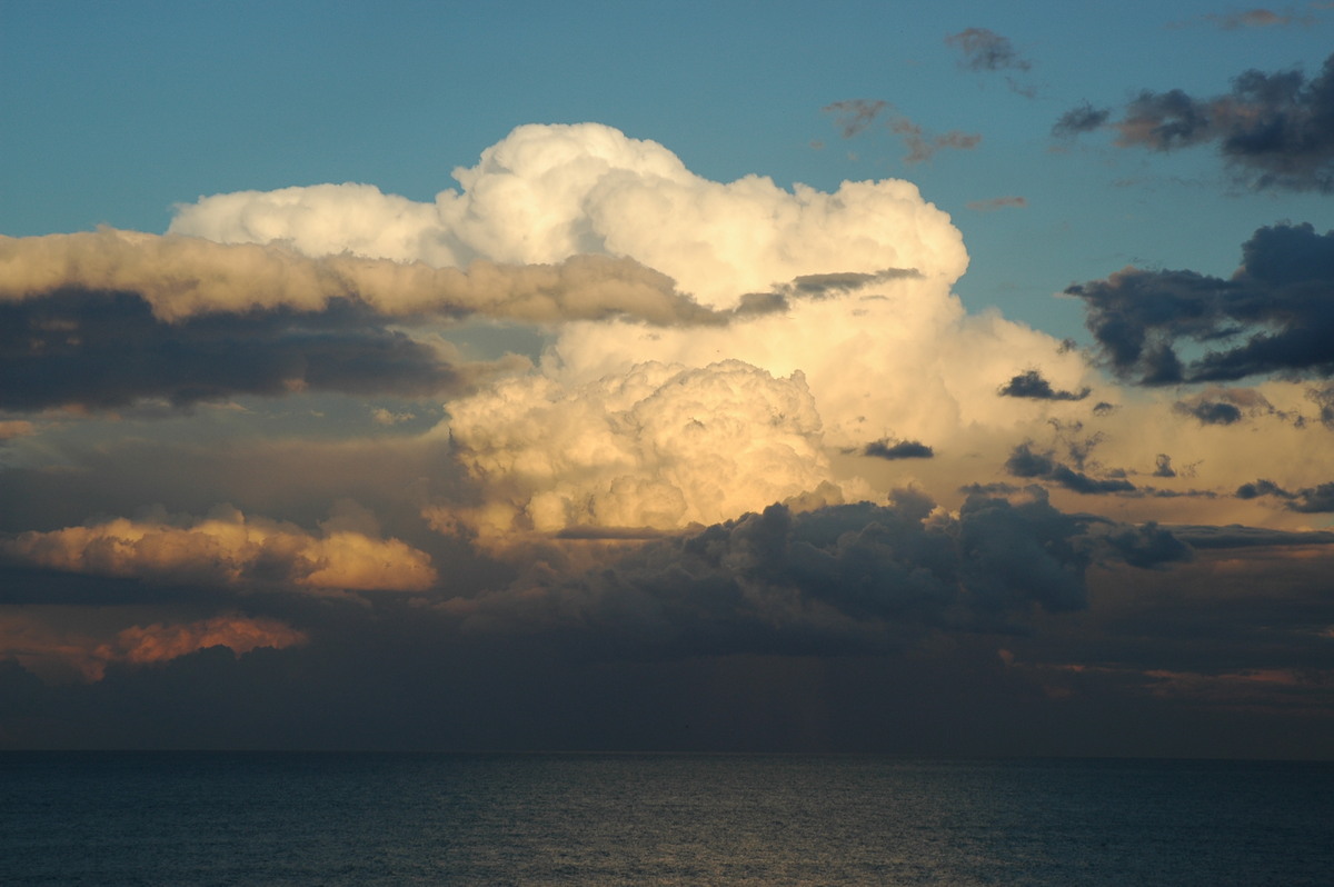 thunderstorm cumulonimbus_incus : Cabarita, NSW   17 July 2004