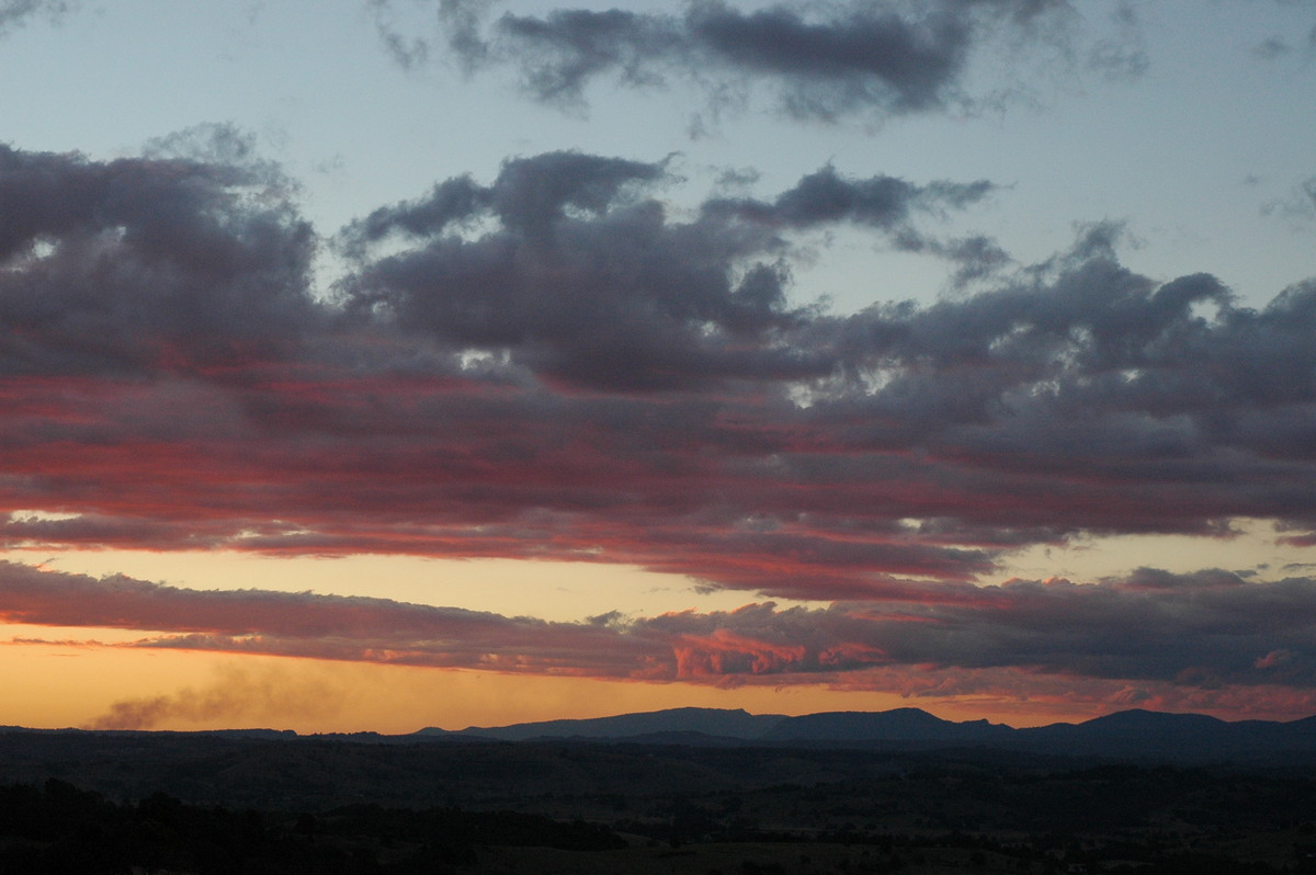 stratocumulus stratocumulus_cloud : McLeans Ridges, NSW   28 July 2004