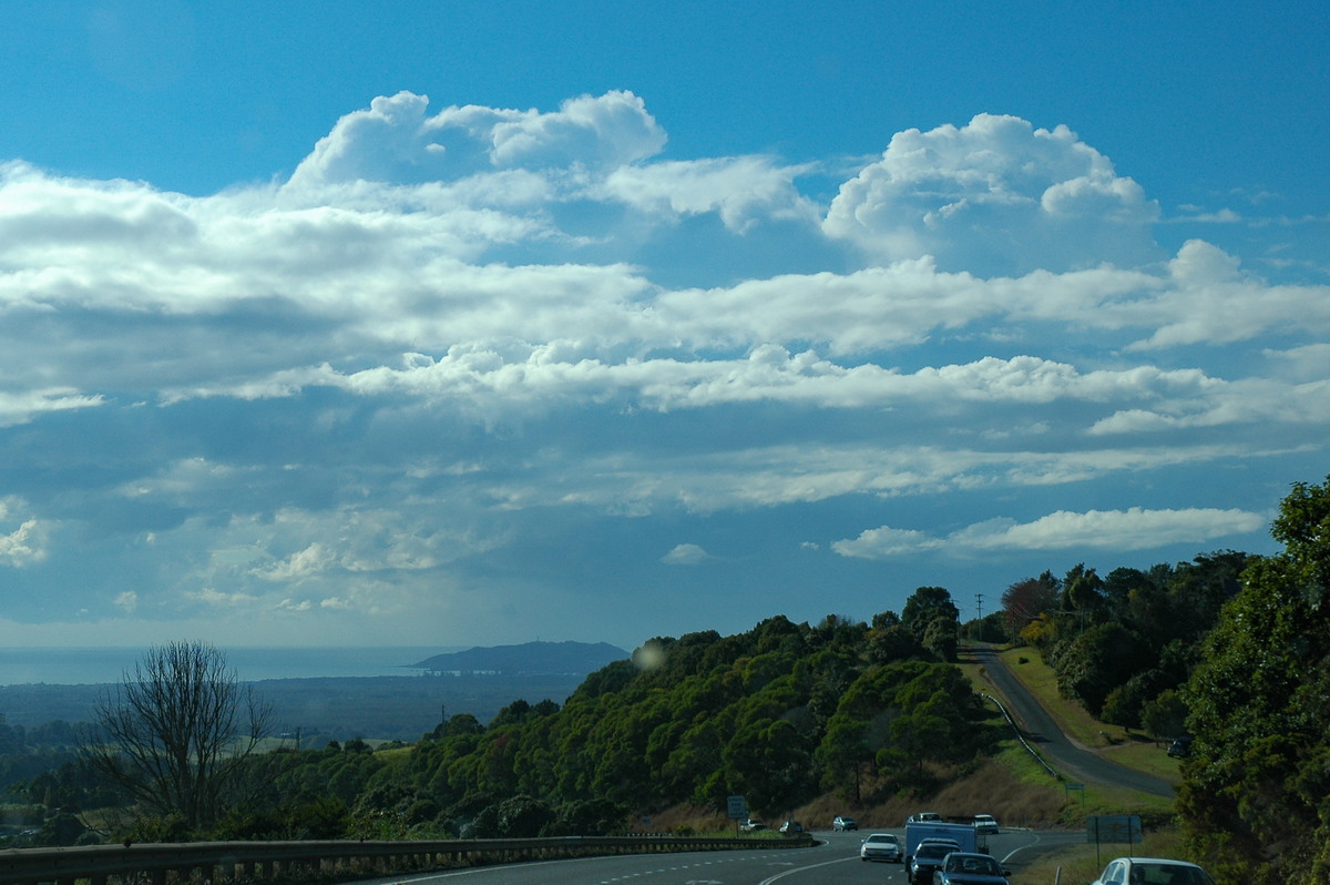 thunderstorm cumulonimbus_calvus : Saint Helena, NSW   30 July 2004