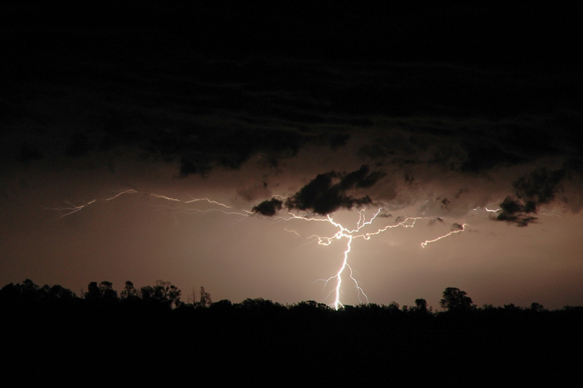 lightning lightning_bolts : near Coonamble, NSW   7 December 2004