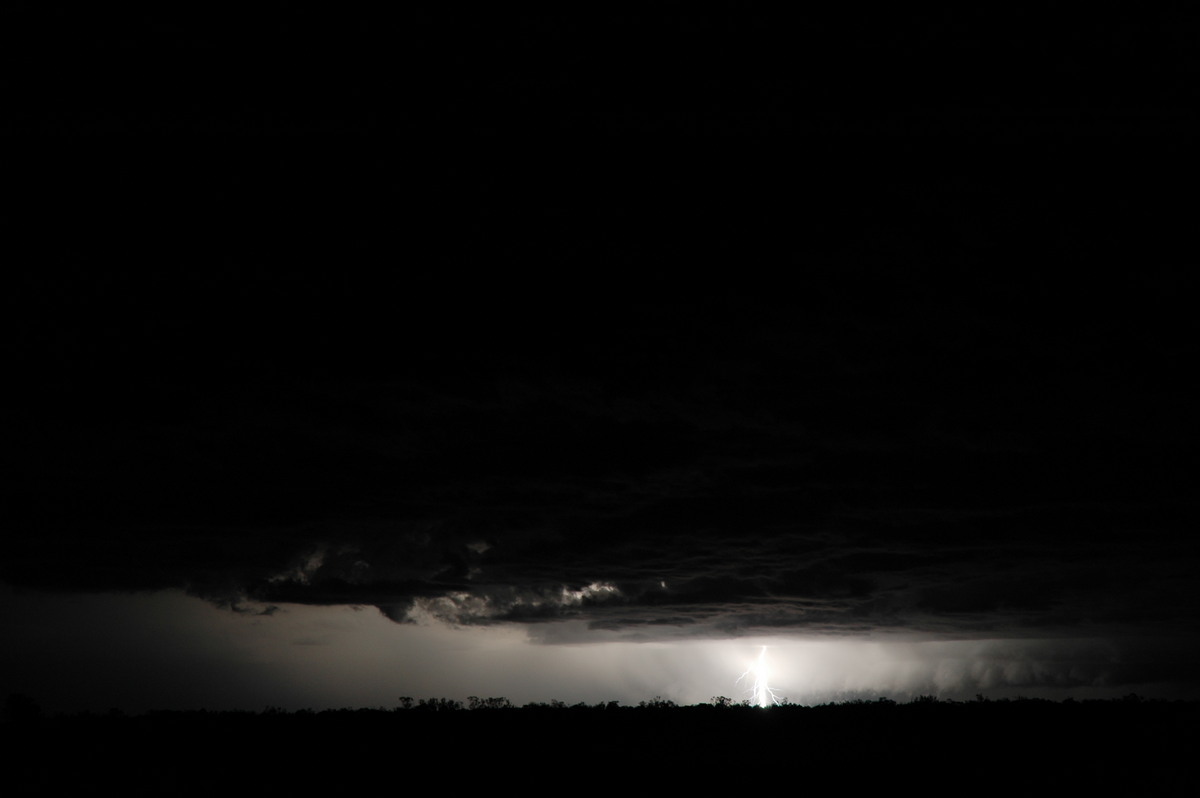 lightning lightning_bolts : near Coonamble, NSW   7 December 2004