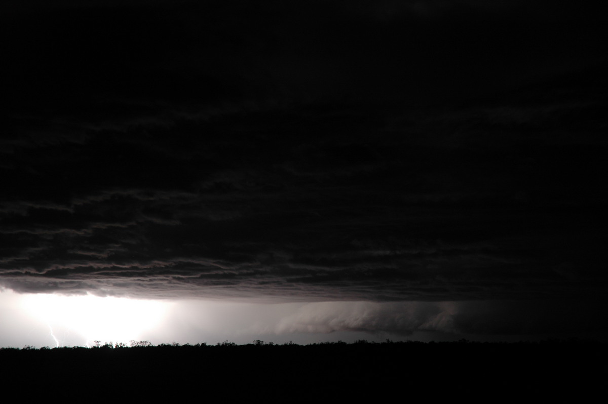 lightning lightning_bolts : near Coonamble, NSW   7 December 2004