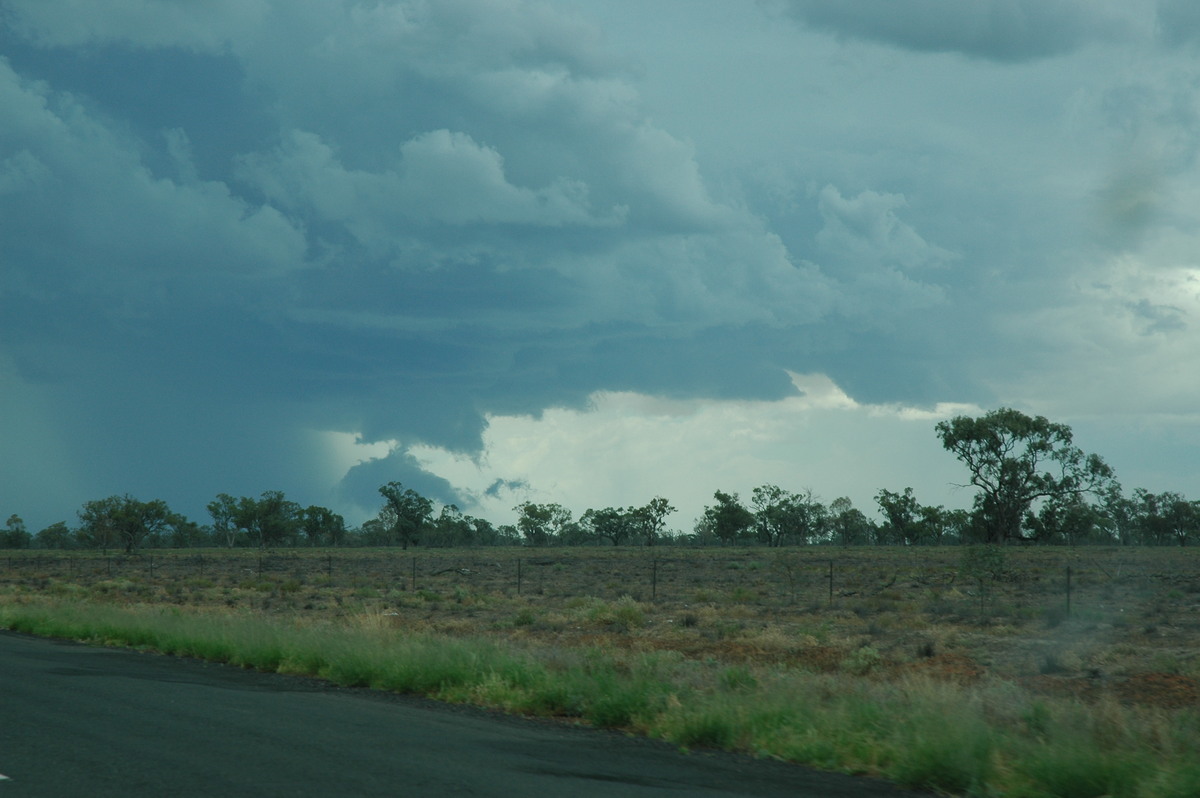 wallcloud thunderstorm_wall_cloud : W of Walgett, NSW   8 December 2004