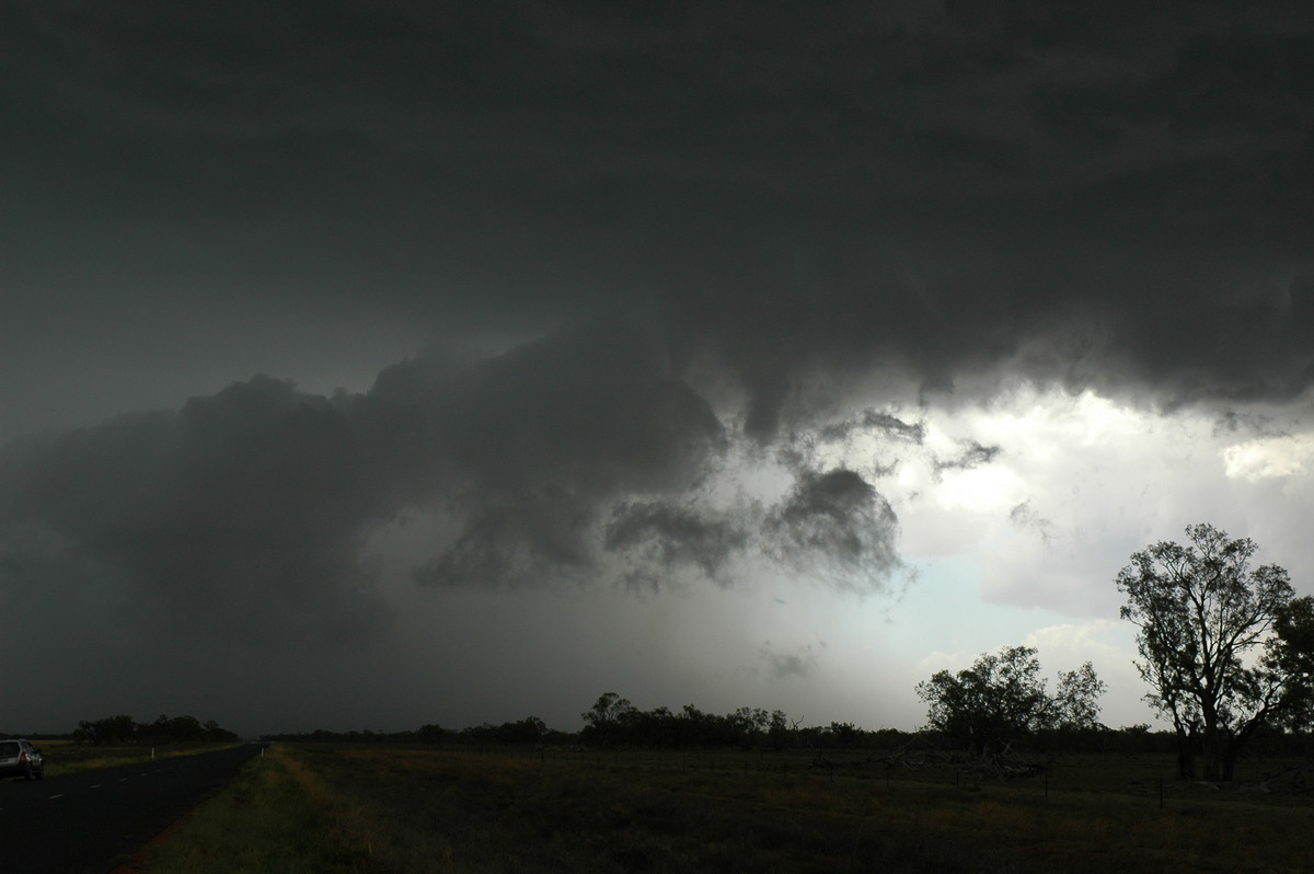 wallcloud thunderstorm_wall_cloud : W of Walgett, NSW   8 December 2004