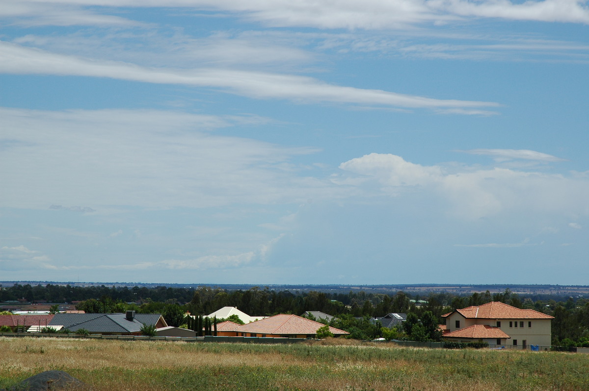 thunderstorm cumulonimbus_calvus : near Dubbo, NSW   9 December 2004