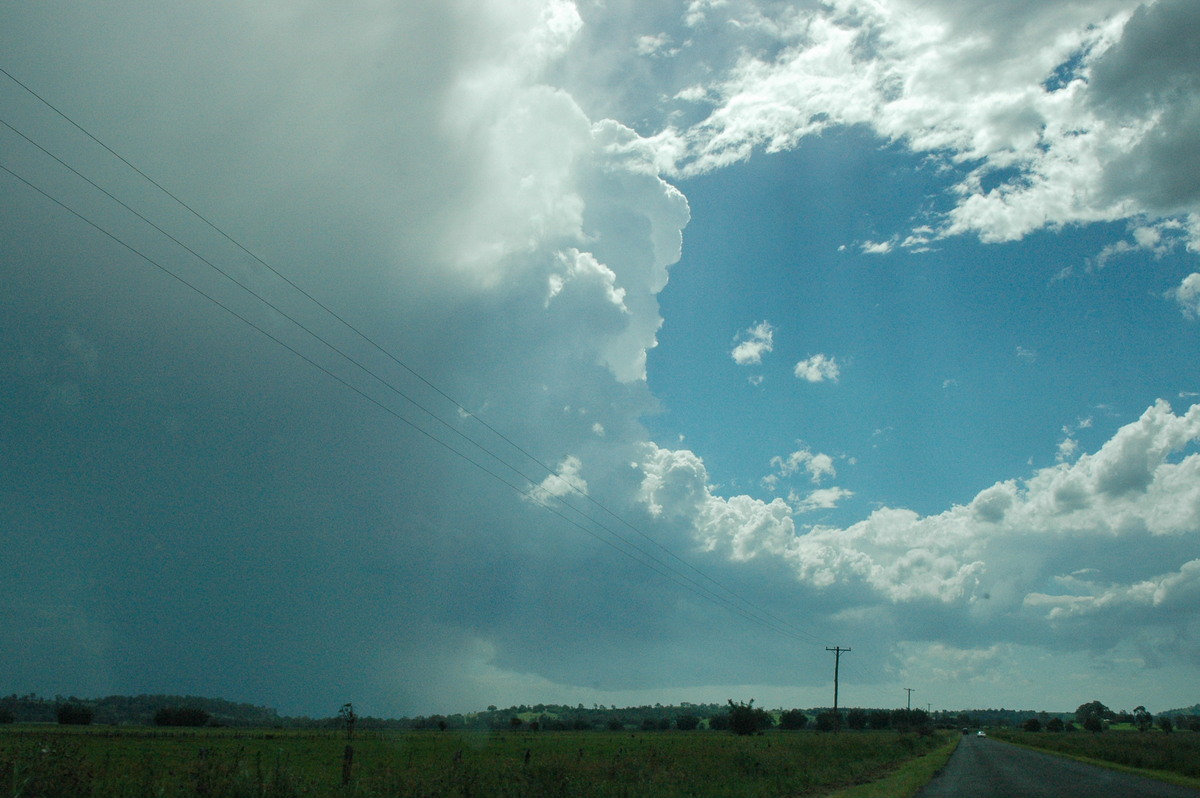 updraft thunderstorm_updrafts : Wyrallah, NSW   13 December 2004