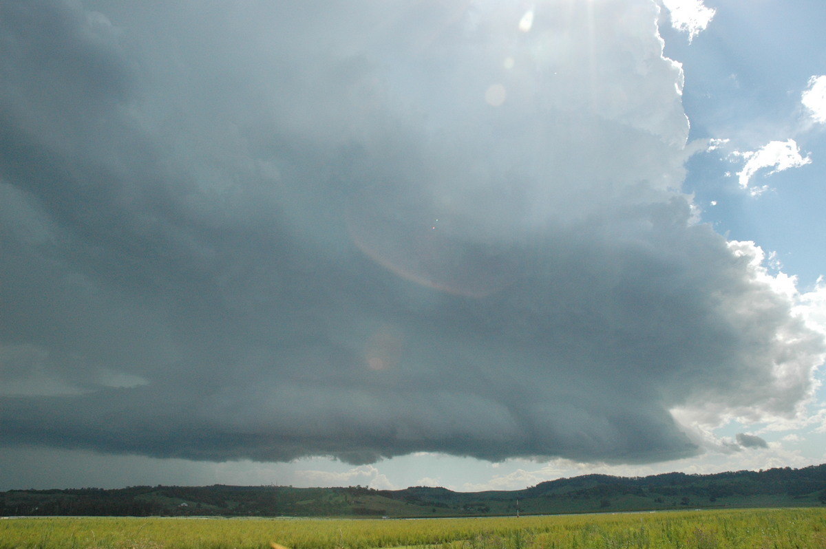 updraft thunderstorm_updrafts : Lismore, NSW   13 December 2004