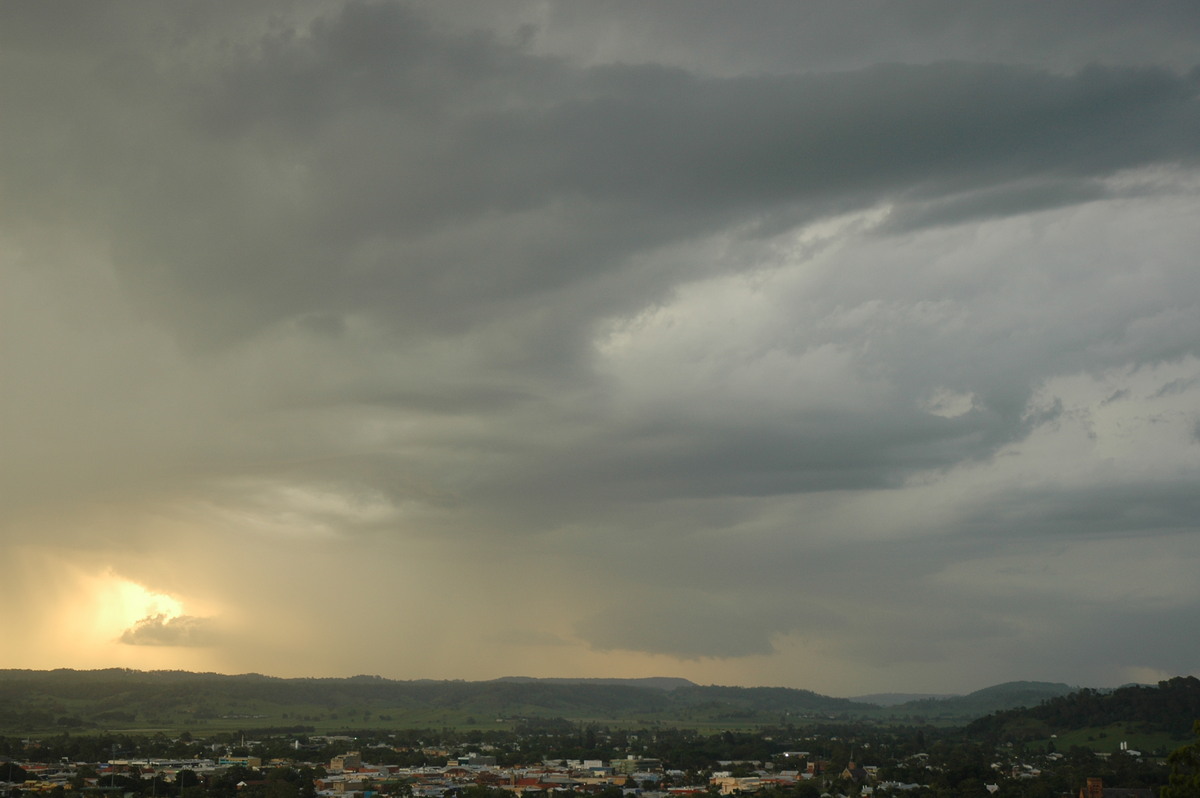 cumulonimbus thunderstorm_base : Lismore, NSW   17 December 2004