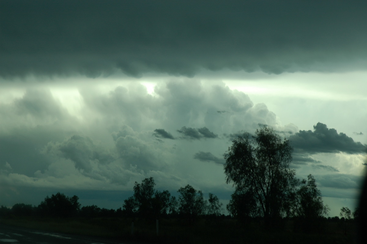 thunderstorm cumulonimbus_incus : near Moree, NSW   27 December 2004