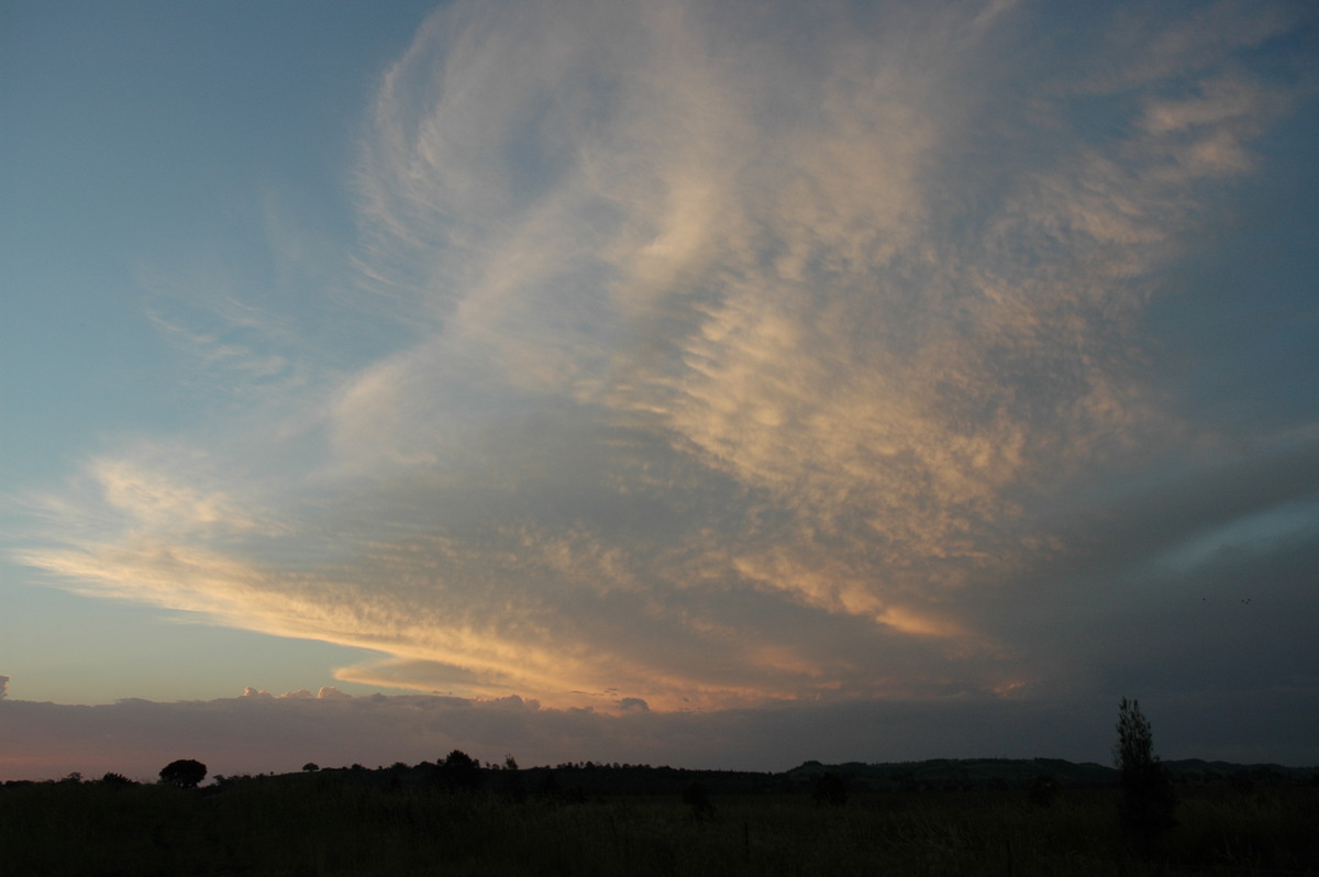 anvil thunderstorm_anvils : near Coraki, NSW   21 January 2005