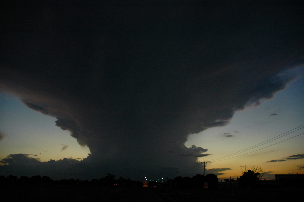 thunderstorm cumulonimbus_incus : Casino, NSW   22 February 2005