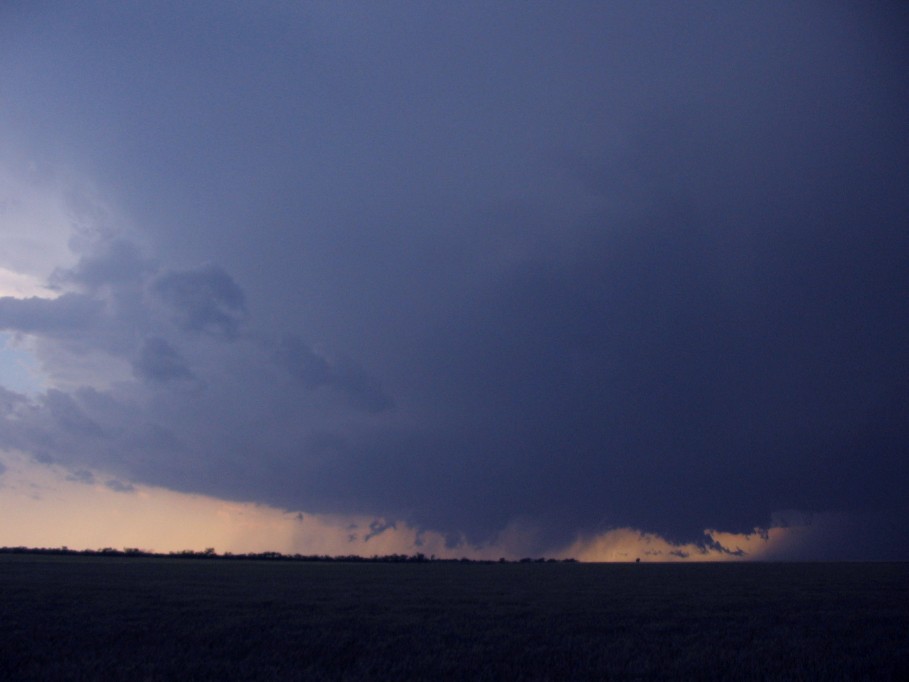 wallcloud thunderstorm_wall_cloud : near Paducah, Texas, USA   13 May 2005