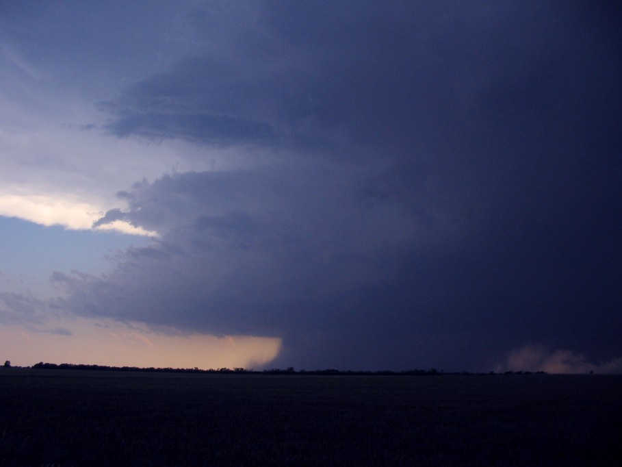 thunderstorm cumulonimbus_incus : near Paducah, Texas, USA   13 May 2005