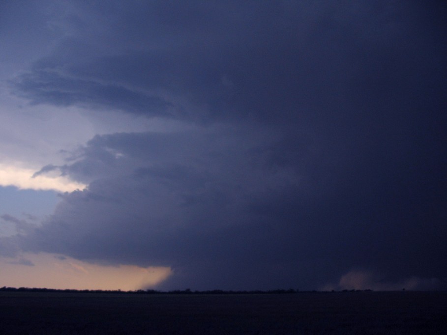 raincascade precipitation_cascade : near Paducah, Texas, USA   13 May 2005