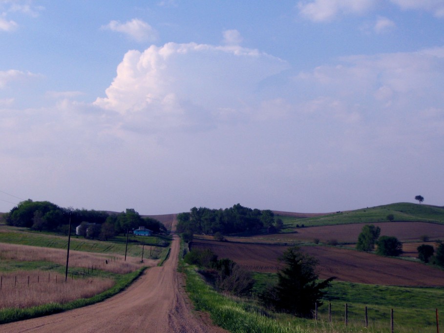 thunderstorm cumulonimbus_incus : W of Sioux City, Nebraska, USA   21 May 2005